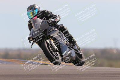 media/Nov-05-2022-SoCal Trackdays (Sat) [[f8d9b725ab]]/Turn 9 (110pm)/